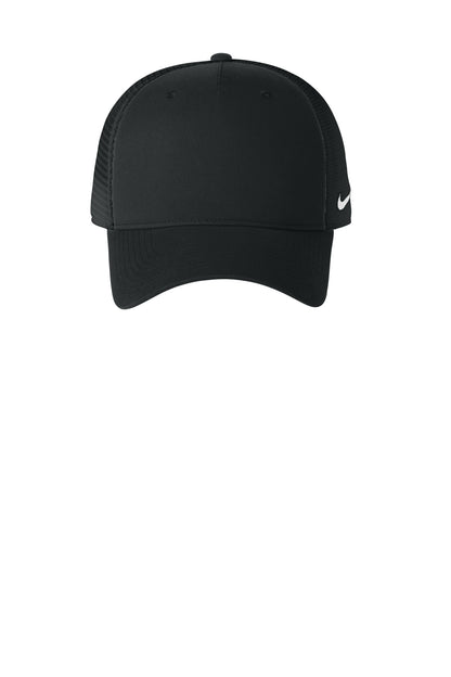 Front View of Blk/Blk Nike Snapback Mesh Trucker Cap NKFN9893 plain