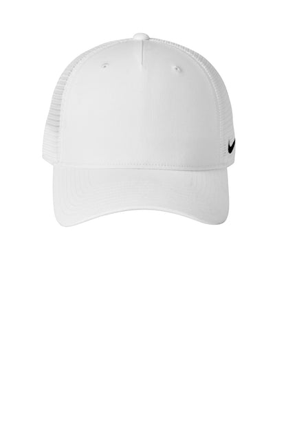 Front View of Wht/Wht Nike Snapback Mesh Trucker Cap NKFN9893 plain